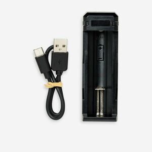 Decathlon Akkumulátortöltő, Li-ion 5V, 18650 és 21700 kép