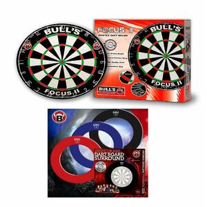 BULL'S FOCUS II. VERSENY DARTS TÁBLA + BULL'S FEKETE, VÖRÖS VAGY KÉK SZÍNŰ FALVÉDŐ (10 szett!) kép
