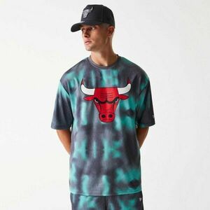 New Era CHICAGO BULLS NBA ALL OVER PRINT Férfi póló, sötétzöld, méret kép