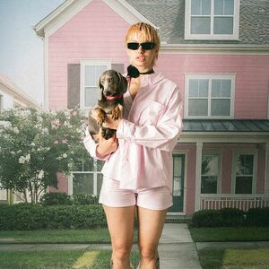 Női Kaotiko Stripes Dark People rózsaszín / fehér póló (Stripes Dark People AO030-02-1900) kép