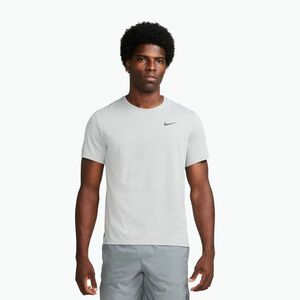 Férfi futópóló Nike Miler Dri-Fit UV grey fog/particle grey (Miler Dri-Fit UV DV9315-098) kép