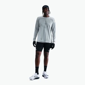Férfi hosszú ujjú futópóló Nike Stride Dri-Fit ADV light smoke grey (Stride Dri-Fit ADV IM7836-077) kép