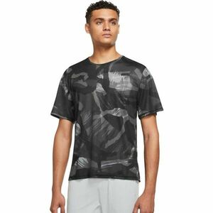 Nike NK DF MILER TOP SS CAMO Férfi póló futáshoz, sötétszürke, méret XXL kép