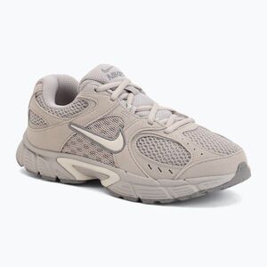 Nike cipő V5 Runner Suede moon particle/light orewood brown (V5 Runner Suede IO1644-201) kép
