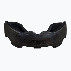 Szájvédő Venum Predator Mouthguard black/black/red (Predator Mouthguard VENUM-0621-680) kép