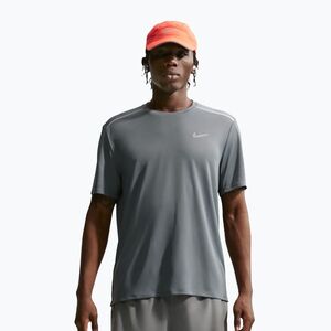 Férfi futópóló Nike Miler Dri-Fit UV smoke grey (Miler Dri-Fit UV IF2082-084) kép