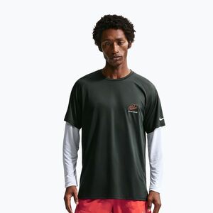 Férfi futópóló Nike Stride Dri-Fit ADV black spruce (Stride Dri-Fit ADV IO0543-317) kép