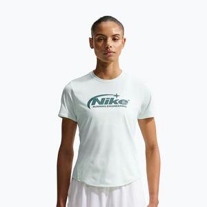 Női futópóló Nike Swift Dri-Fit barely green (Swift Dri-Fit IO4242-394) kép