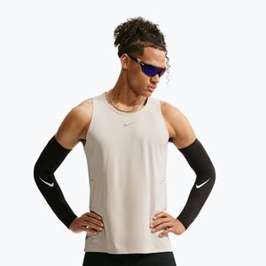 Férfi futó póló Nike Stride cream Ii/sail (Stride Aero-Fit IM5148-236) kép
