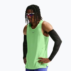 Férfi futó póló Nike Stride volt/light silver (Stride Aero-Fit IM5148-702) kép