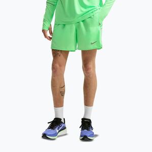 Férfi futónadrág Nike Miler illusion green (Miler Dri-Fit 2in1 5" IF2044-336) kép