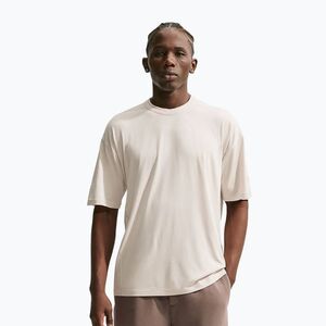 Férfi edző póló Nike 24.7 ImpossiblySoft Light light orewood brown/sail/lilght iron ore (24.7 ImpossiblySoft Light IQ8273-104) kép
