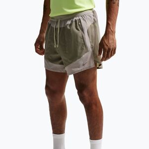 Férfi futóshort Nike Stride Dri-Fit Brief-Lined 5" light army/spruce fog (Stride Dri-Fit Brief-Lined 5" IF2016-320) kép