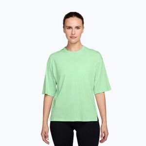 Női edző póló Nike 24.7 ImpossiblySoft Light cucumber calm/illusion green (24.7 ImpossiblySoft Light IQ9332-391) kép