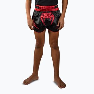 Gyerek edző rövidnadrág Venum Attack Muay Thai black/red (Attack Muay Thai VENUM-06336-100) kép