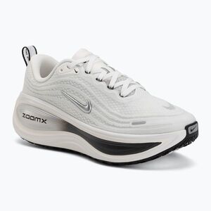 Női futócipők Nike Vomero Plus summit white/sail/metallic silver (Vomero Plus ESS IO9916-101) kép