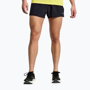 Férfi Saucony Outpace 2.5" Split futónadrág fekete SAM800326-BK (Outpace 2, 5" Split Short SAM800326-BK) kép