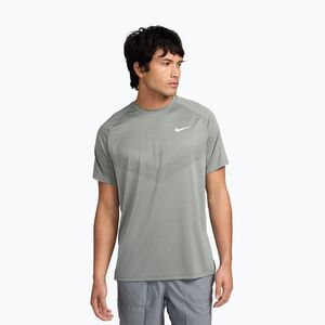Férfi futó póló Nike Stride grey fog (Stride Dri-FIT Winterized IX5938-097) kép