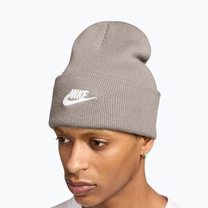 Téli sapka Nike Peak Futura Beanie moon particle/white (Peak Futura Beanie HF0186-211) kép