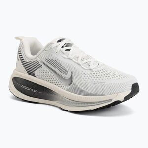 Női futócipők Nike Vomero 18 summit white/sail/metallic silver (Vomero 18 ESS IO9915-101) kép